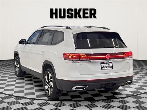 Used 2025 Volkswagen Atlas SE image 5