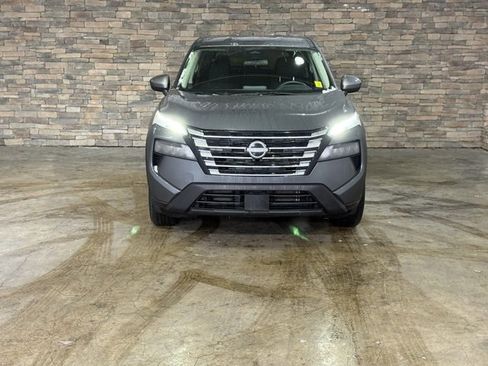 Certified 2025 Nissan Rogue SV image 5