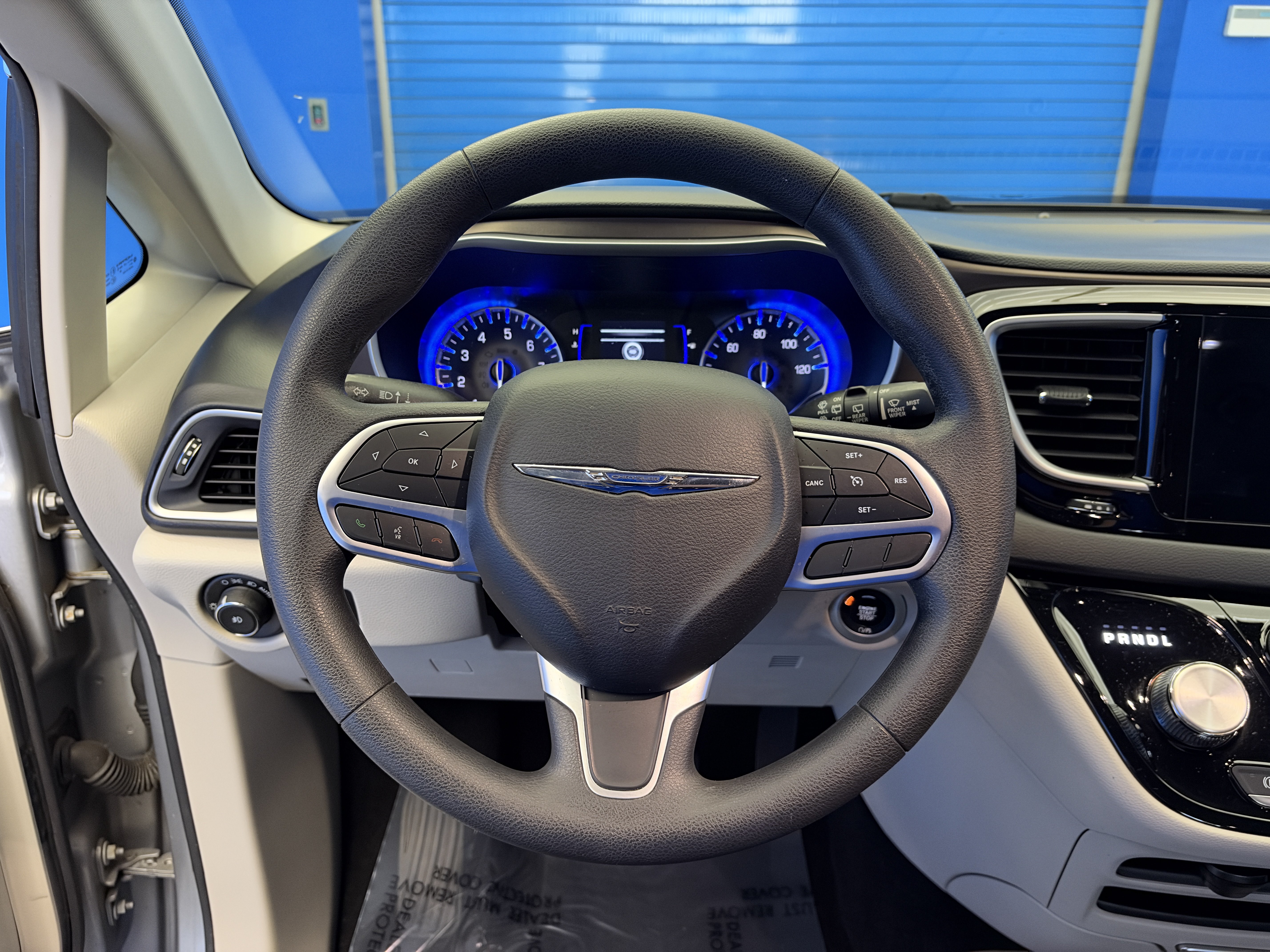 Used 2018 Chrysler Pacifica Touring Plus w/ Tire & Wheel Group FWD image 14