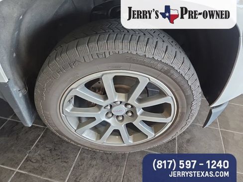Used 2019 GMC Canyon Denali RWD image 6