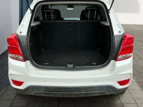 Used 2022 Chevrolet Trax LT w/ Driver Confidence Package image 19