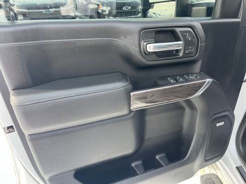 Used 2020 Chevrolet Silverado 2500 LTZ w/ LTZ Premium Package image 17