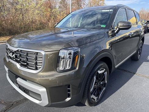 New 2025 Kia Telluride S image 3