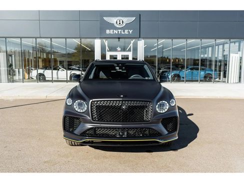 Used 2025 Bentley Bentayga image 19