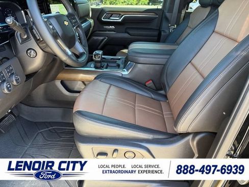 Used 2025 Chevrolet Silverado 1500 High Country w/ High Country Premium Package AWD/4WD image 10