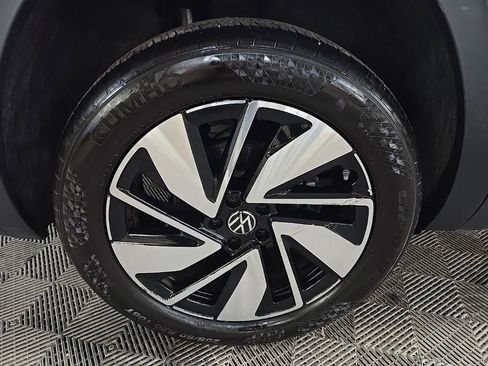 Used 2024 Volkswagen Atlas SE image 13