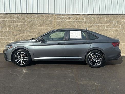 Used 2025 Volkswagen Jetta Sport FWD image 35