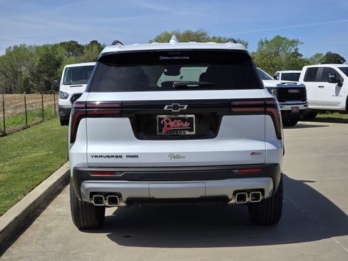 New 2026 Chevrolet Traverse Z71 w/ Enhanced Driving Package image 4