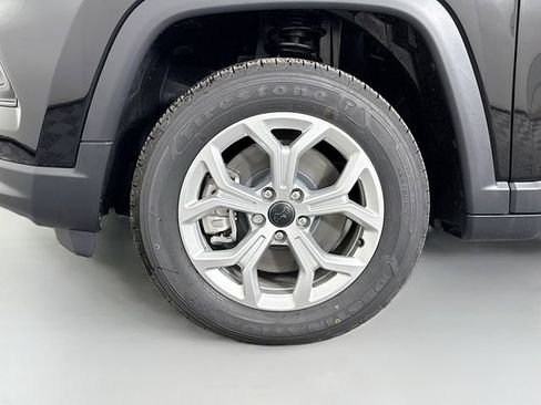 New 2026 Jeep Compass Latitude image 29