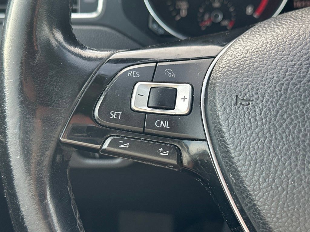 Used 2017 Volkswagen Jetta SE FWD image 21