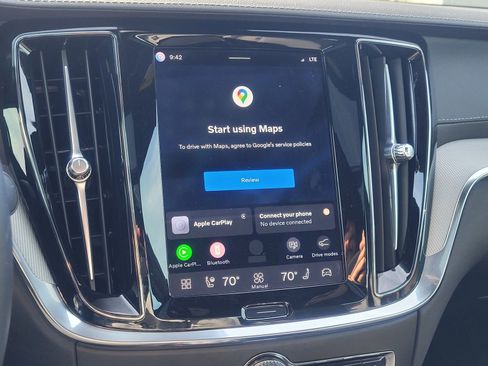 Used 2024 Volvo S60 T8 Ultimate image 23