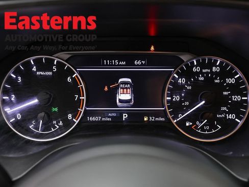 Used 2023 Nissan Rogue S AWD/4WD image 21