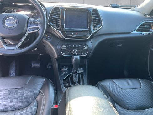 Used 2019 Jeep Cherokee Limited image 12