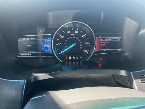 Used 2017 Ford Explorer XLT w/ Equipment Group 202A FWD image 15