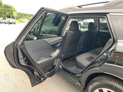 Used 2023 Subaru Outback Premium AWD/4WD image 24