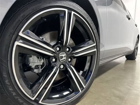 Used 2025 Honda Accord Sport image 27