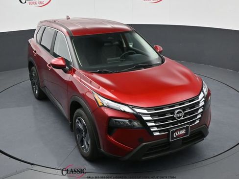 Used 2024 Nissan Rogue SV FWD image 1