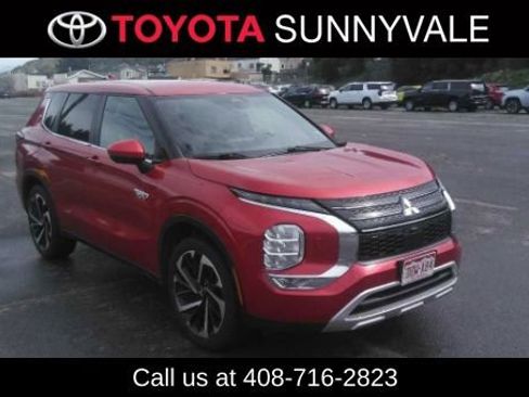 Used 2024 Mitsubishi Outlander SE image 1