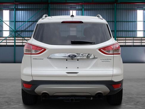 Used 2015 Ford Escape Titanium FWD image 4