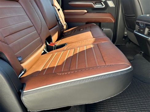 Used 2026 GMC Sierra 2500 Denali Ultimate image 16