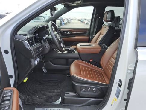 Used 2023 GMC Yukon Denali Ultimate image 8