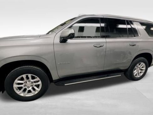 Used 2025 Chevrolet Tahoe LT image 3