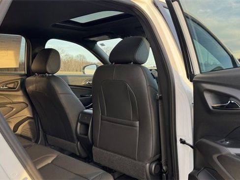 New 2026 Chevrolet Trax RS w/ Sunroof Package image 11