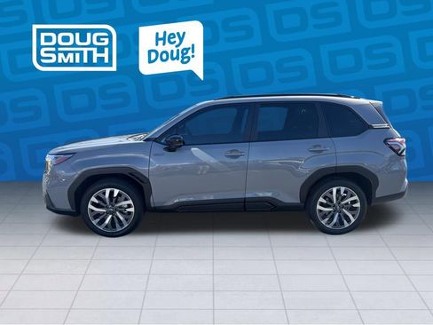 Used 2025 Subaru Forester Touring image 4