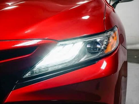 Certified 2019 Toyota Camry XSE image 9