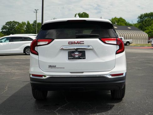 Used 2024 GMC Terrain SLT FWD image 18