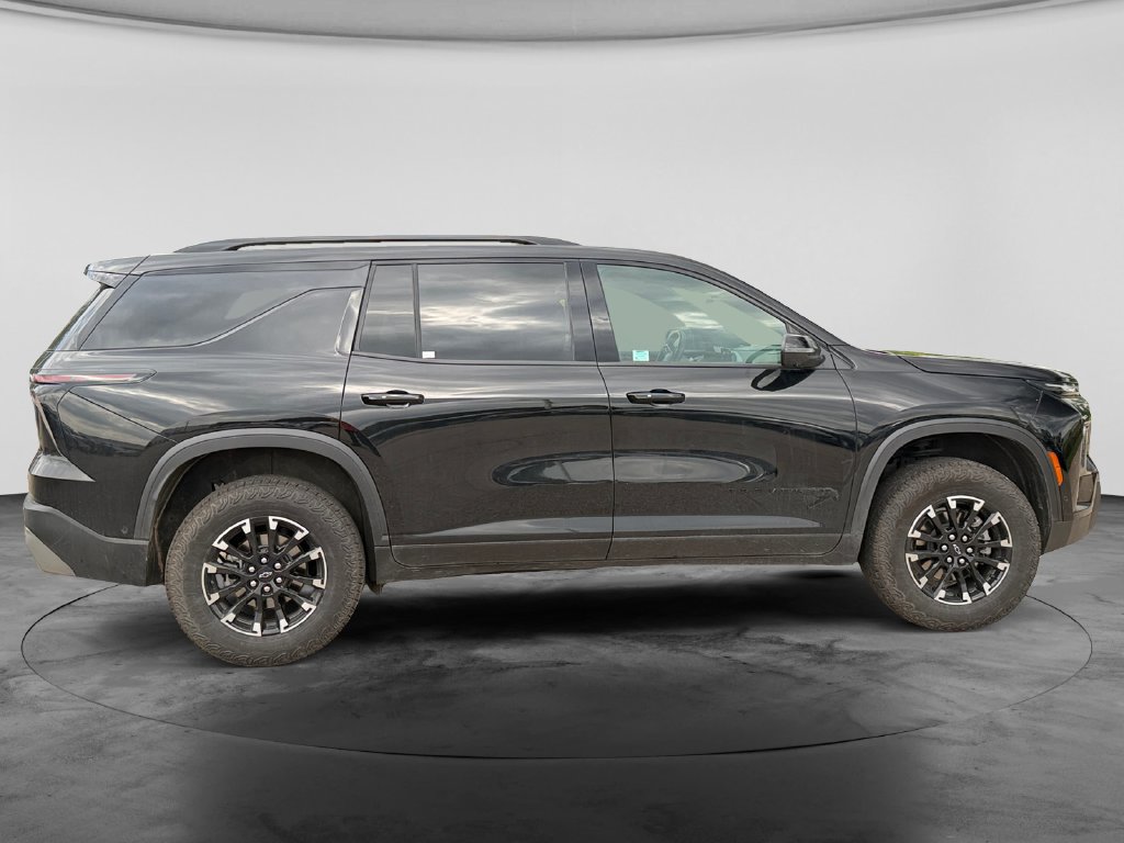 Used 2025 Chevrolet Traverse Z71 w/ Enhanced Driving Package AWD/4WD image 11
