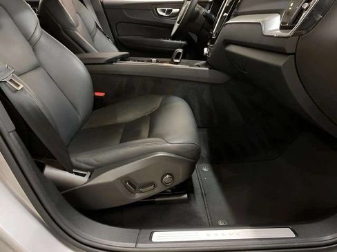 Used 2025 Volvo XC60 B5 Core AWD/4WD image 79
