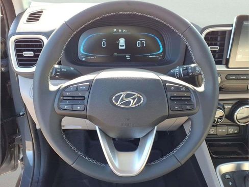 New 2026 Hyundai Venue SEL FWD image 11