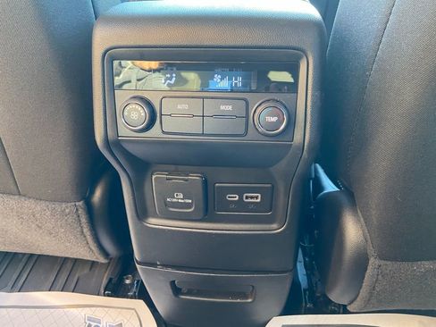 Used 2023 GMC Acadia SLE w/ Driver Convenience Package image 26