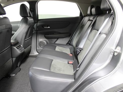 Used 2024 Nissan Ariya FWD image 29