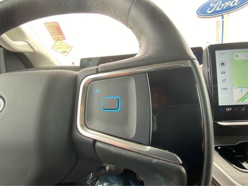 Used 2025 Ford Expedition Platinum AWD/4WD image 30