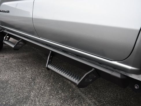 Used 2024 Toyota Tacoma TRD Off-Road w/ TRD Off Road Premium Package image 15