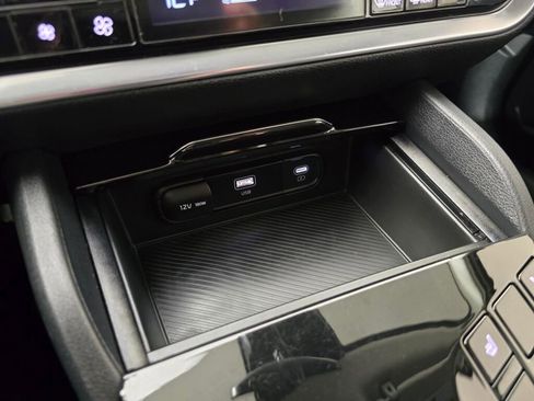 Used 2023 Kia Sportage LX image 32