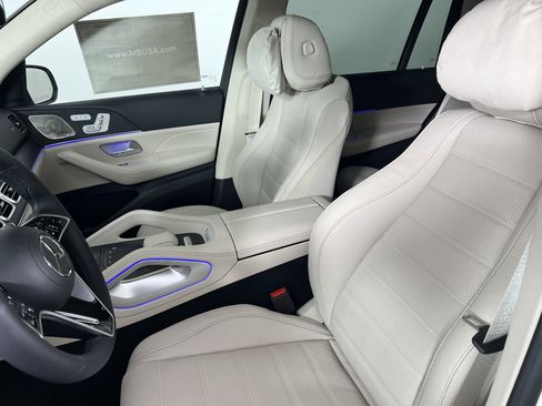 New 2026 Mercedes-Benz GLS 450 4MATIC image 17