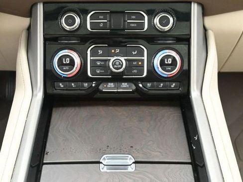 Used 2021 GMC Yukon XL Denali w/ Denali Premium Package AWD/4WD image 25