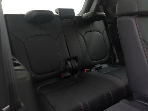 Used 2025 Honda Pilot Black Edition image 14