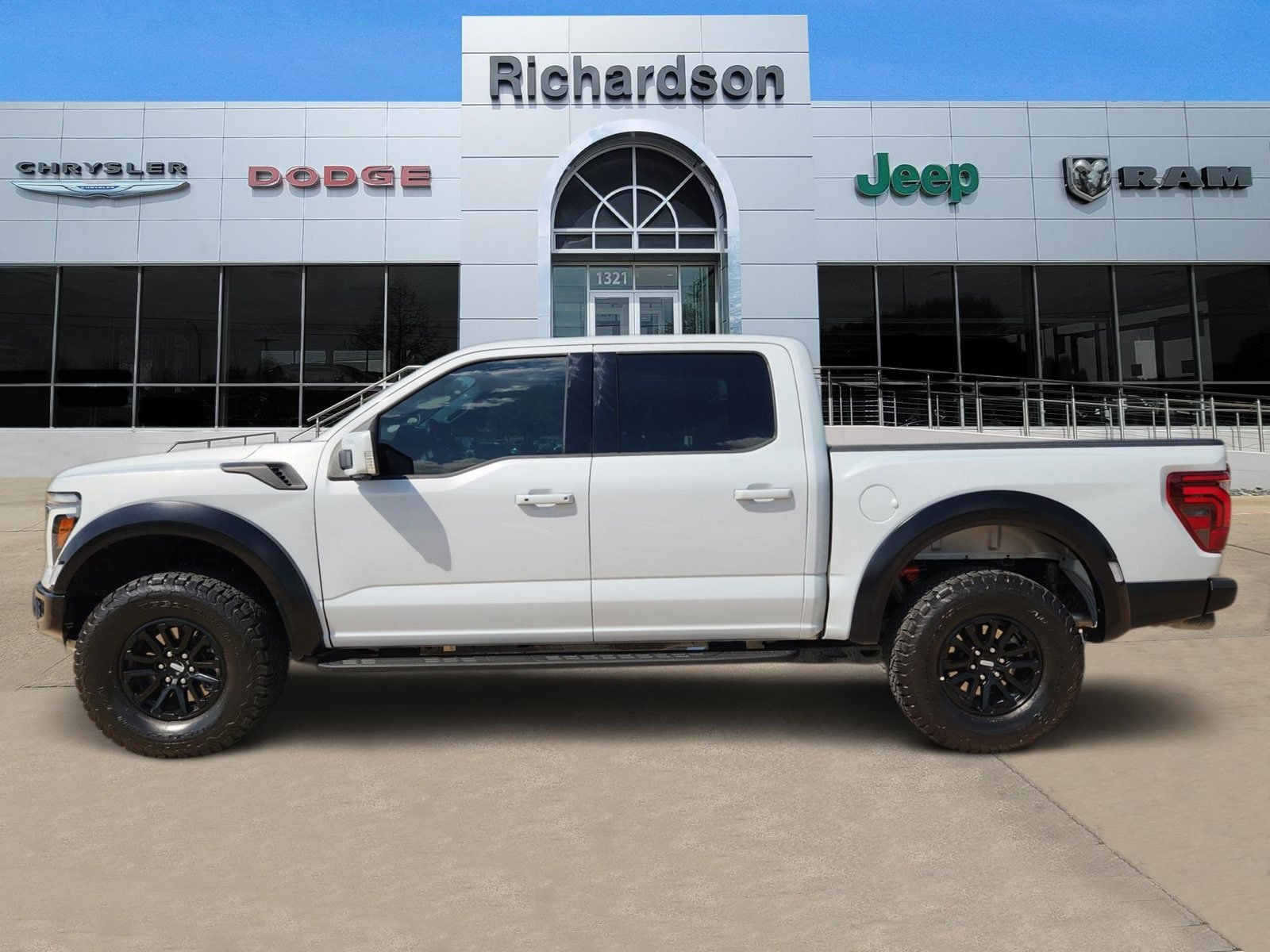 Used 2025 Ford F150 Raptor AWD/4WD image 3