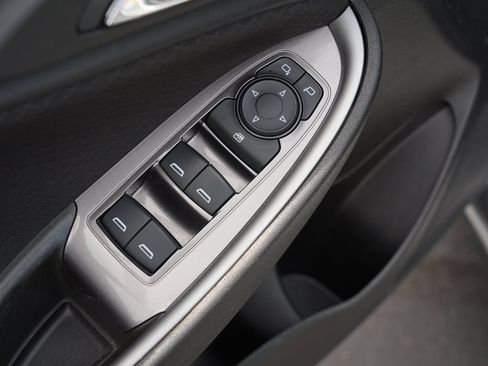 Used 2021 Chevrolet Malibu LS FWD image 17