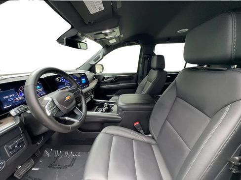 Used 2025 Chevrolet Tahoe LT w/ Comfort Package RWD image 19