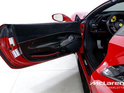 Used 2020 Ferrari 488 Pista Spider RWD image 11