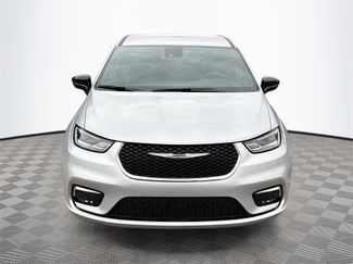 New 2026 Chrysler Pacifica Select video 2