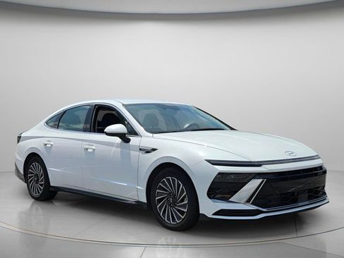Certified 2025 Hyundai Sonata SEL FWD image 8
