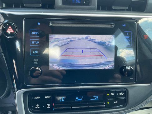 Used 2018 Toyota Corolla SE FWD image 16