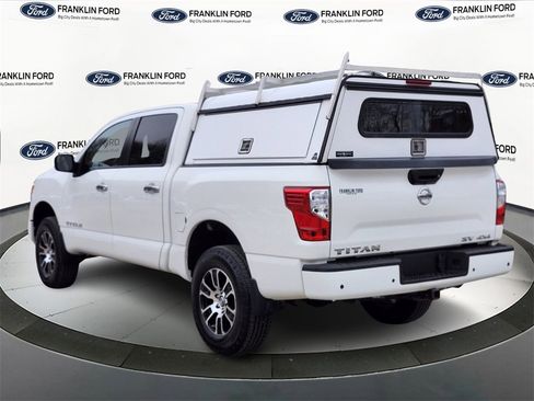 Used 2021 Nissan Titan SV w/ SV Convenience Package image 3