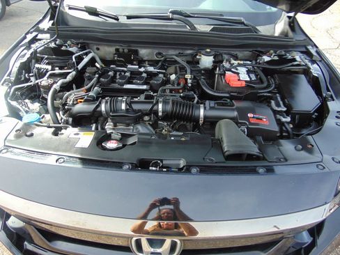 Used 2018 Honda Accord Sport image 31